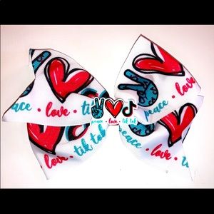 Large ”PEACE LOVE AND TIKTOK” Bow ✨FREE SHIPPING ON 5+ BO…